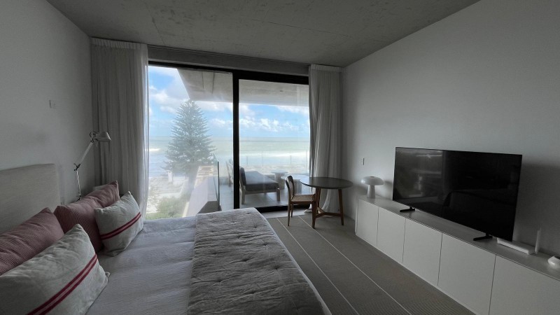 Departamento con tres suites en la Barra con vista al mar